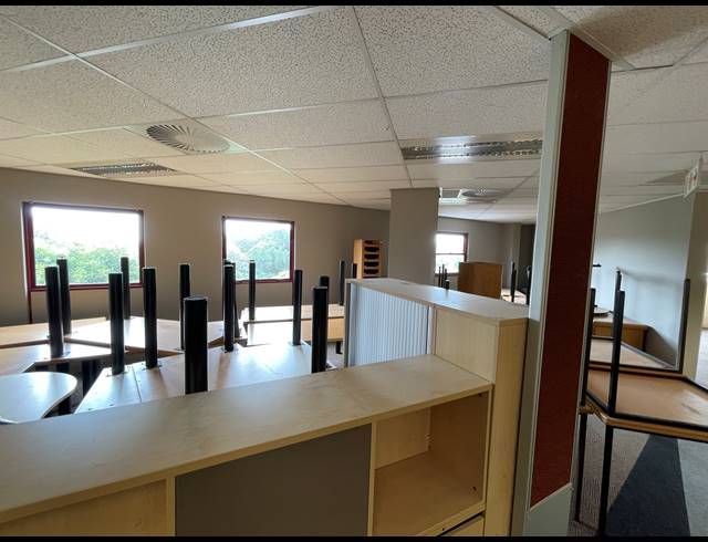 1,103M² OFFICE TO LET IN PARKTOWN